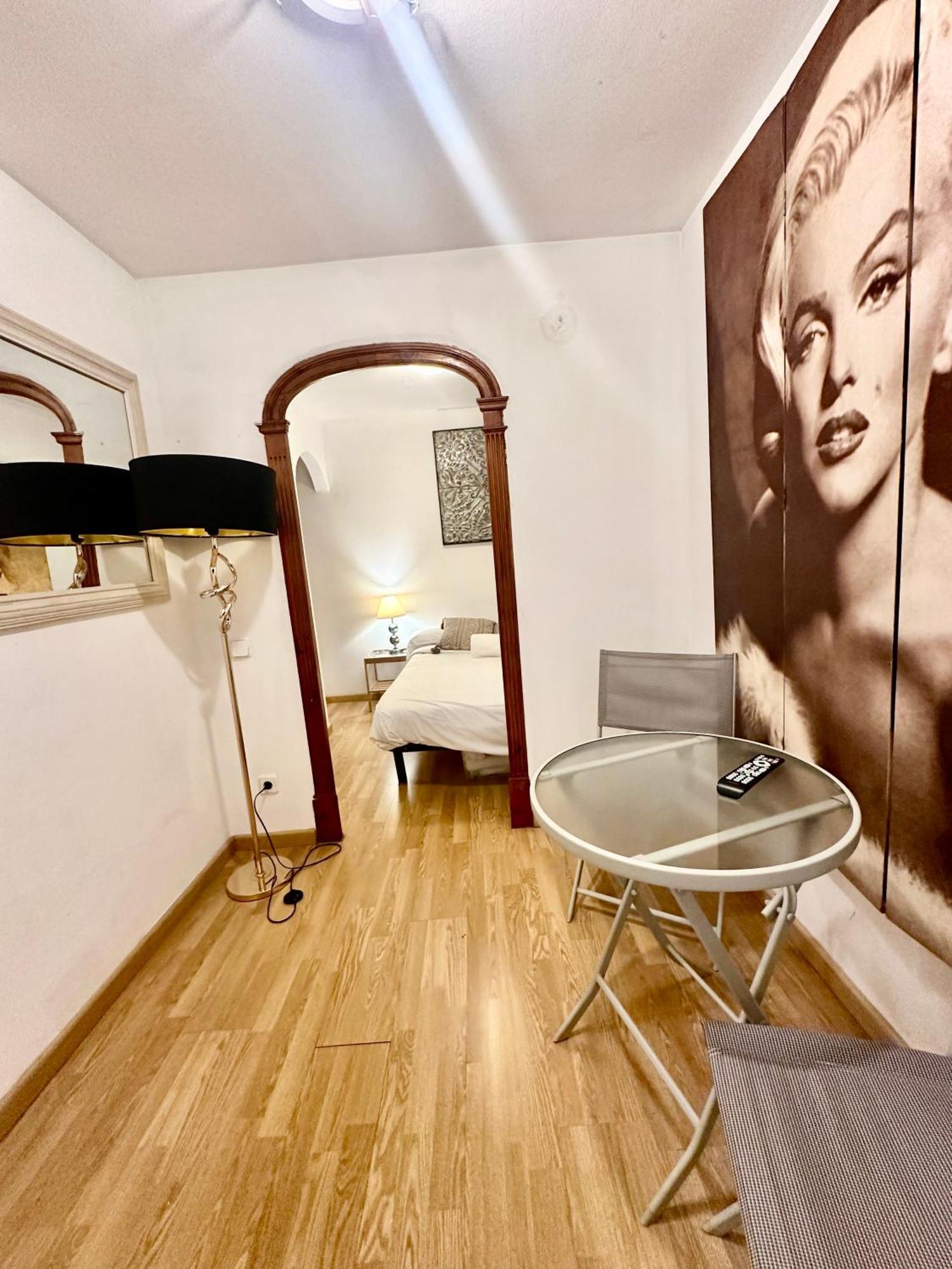 Private Rooms In City Center Barselona Dış mekan fotoğraf